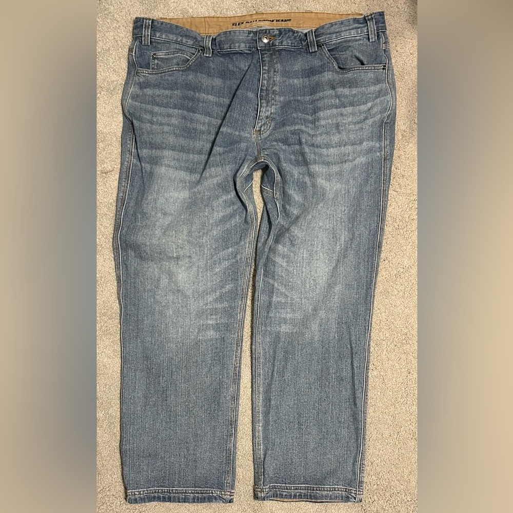 Men’s Duluth jeans. 44x30 relaxed fit. Gently worn. Great condition!!
